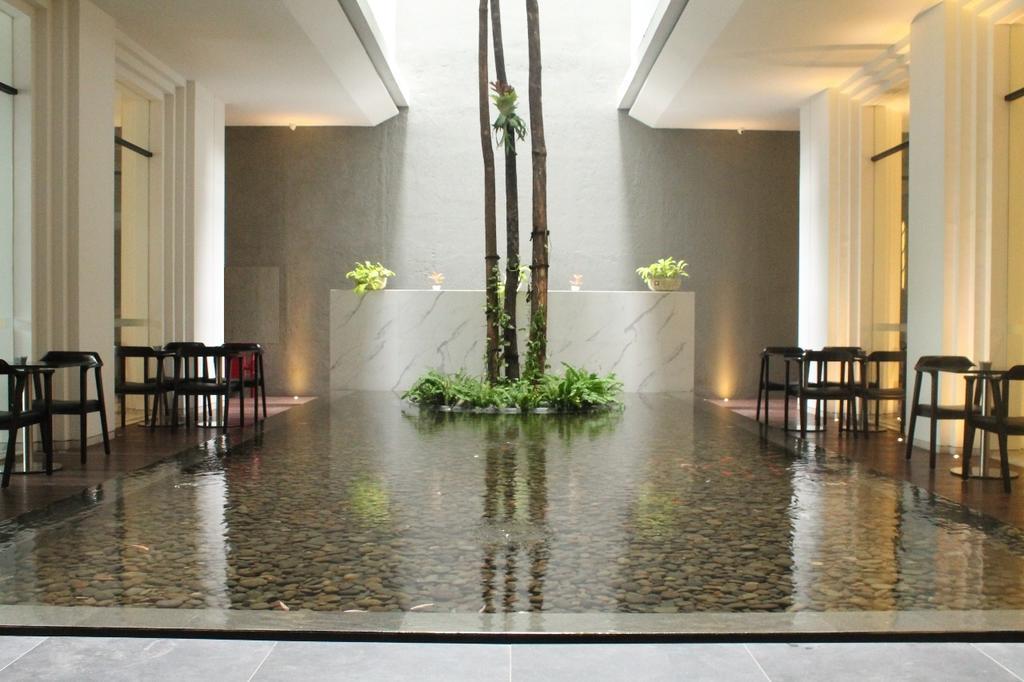 Delua Hotel Jakarta Exterior photo